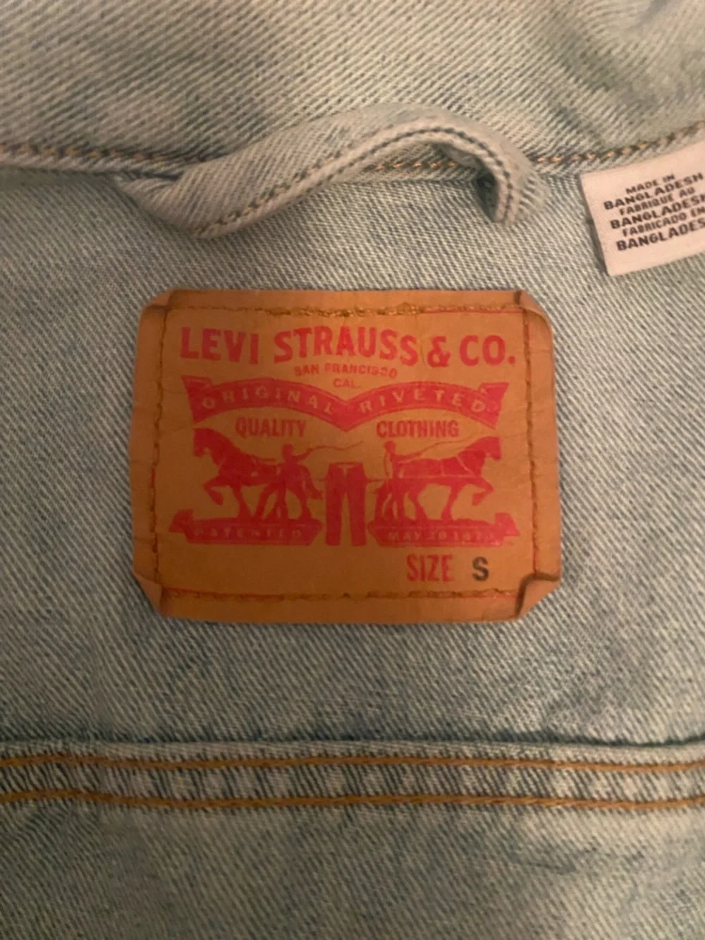 Levi's Light Blue Denim Jacket with Tan Leather Patch - Picture 5 of 8
